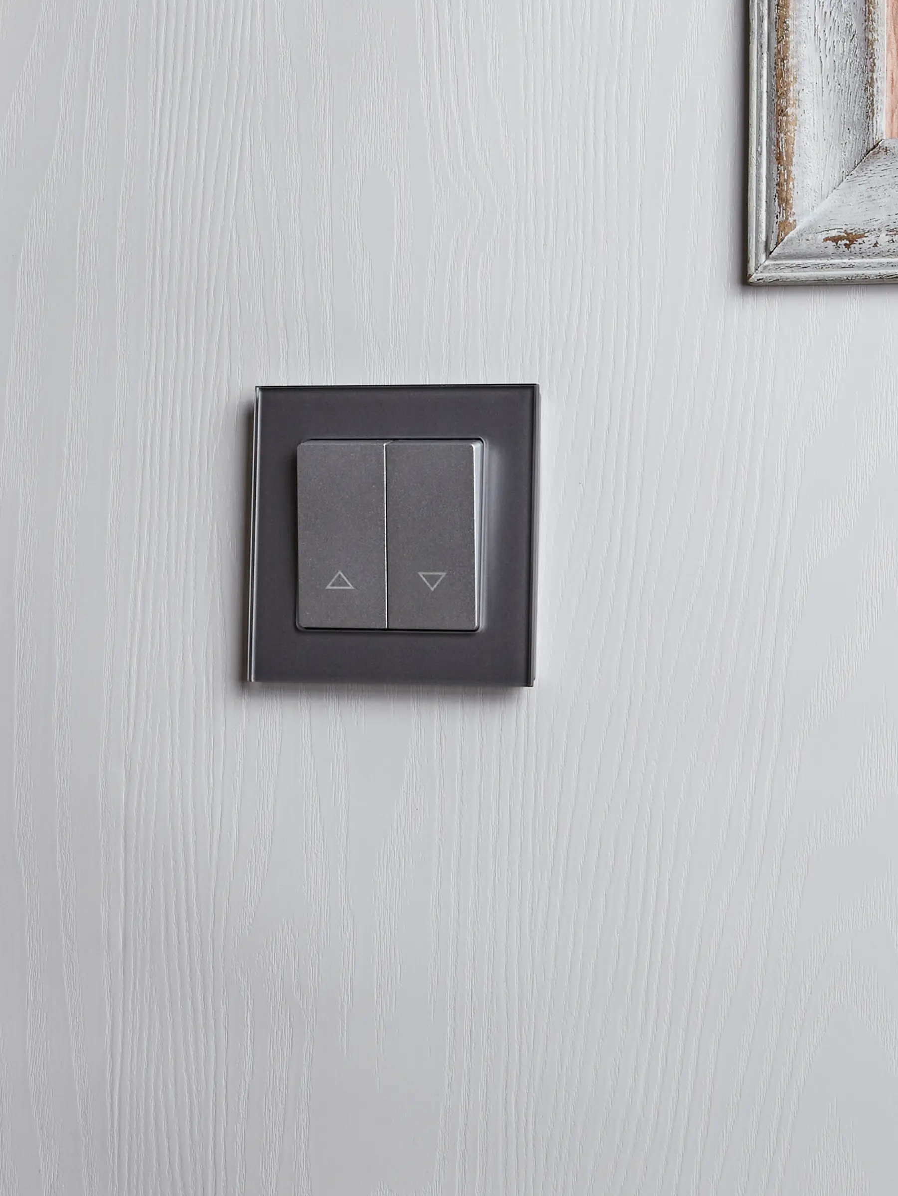 BRITE Выключатель жалюзи 10А ВС10-1-5-БрА алюминий IEK BRITE Выключатель жалюзи 10А ВС10-1-5-БрА алюминий IEK