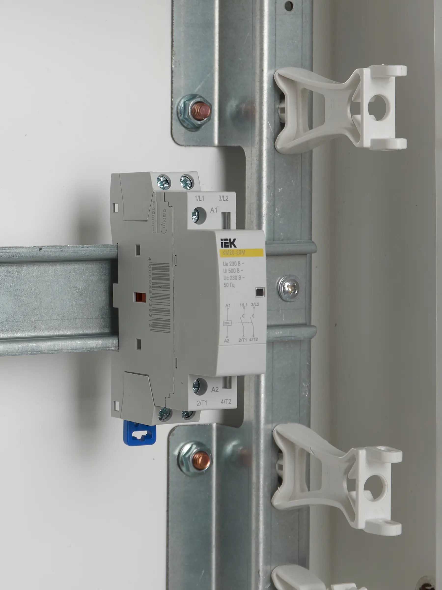 Контактор модульный КМ20-20М AC IEK